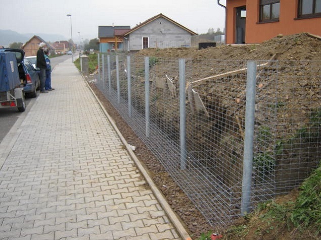 Stavba gabionového plotu