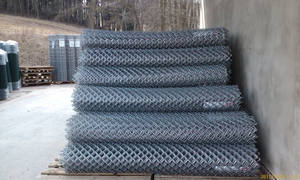 Pozinkované pletivo okatost 50x50 mm atyp - jiná výška, jiná délka role