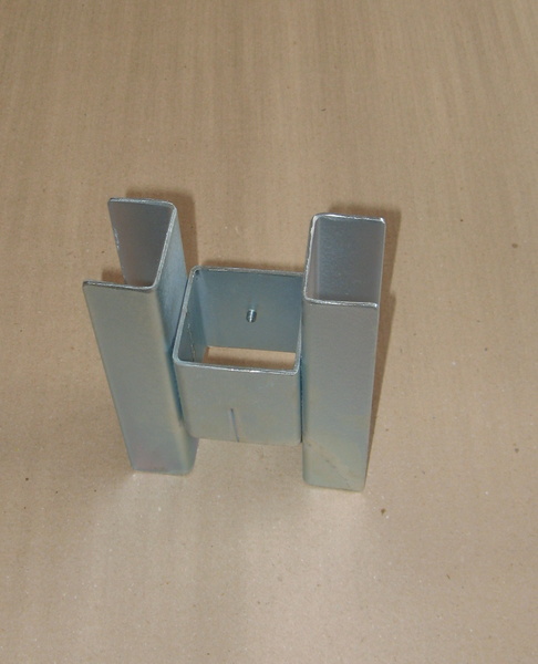 Držák podhrabových desek 3D - oboustranný FeZn 60x60